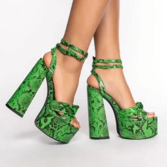 AKIRA Shoes Nwt Azalea Wang Versace Style Chunky Block Heeled